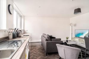 Η κουζίνα ή μικρή κουζίνα στο Fabulous 1 Bed Apartment in Central Wrexham +8 φωτογραφίες