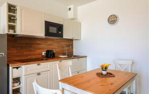 Η κουζίνα ή μικρή κουζίνα στο Awesome Apartment In Terre Roveresche