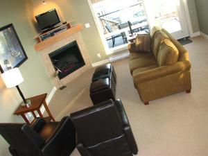 Posezení v ubytování Sooke Oceanview Penthouse - Family Friendly