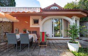 Το κτήριο όπου στεγάζεται  η παραθεριστική κατοικία