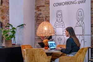 Clientes alojados en SERHS Carlit Boutique Hotel