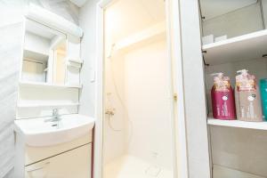 Koupelna v ubytování G新宿最中心 两室一厅 新宿三丁目车站4分 2 rooms Shinjuku center 4 mins to ST Max 7P 直达新宿 涉谷 表参道 池袋 上野 代代木 银座 原宿 品川