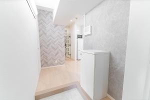 Kuchyň nebo kuchyňský kout v ubytování G新宿最中心 两室一厅 新宿三丁目车站4分 2 rooms Shinjuku center 4 mins to ST Max 7P 直达新宿 涉谷 表参道 池袋 上野 代代木 银座 原宿 品川