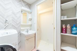 Koupelna v ubytování G新宿最中心 两室一厅 新宿三丁目车站4分 2 rooms Shinjuku center 4 mins to ST Max 7P 直达新宿 涉谷 表参道 池袋 上野 代代木 银座 原宿 品川