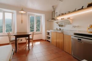 Η κουζίνα ή μικρή κουζίνα στο Il Castagno holiday home