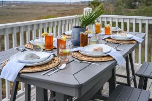 Gallery image of (14) Shell Yeah, Direct Marsh Views, Pool, Family Friendly in Hilton Head Island