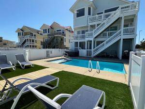 Bazén v ubytování SNH101 Busy Being Fabulous nebo v jeho okolí