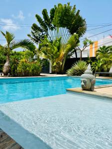 Piscina di Villa Côté Sud o nelle vicinanze