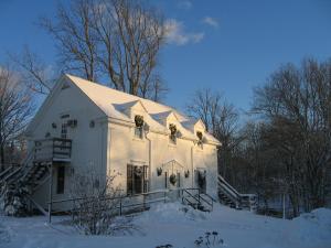 Liberty Hill Inn during the winter