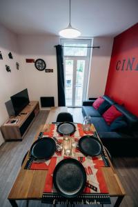 Fotografie z fotogalerie ubytování Le séjour ciné-Proche du centre-wifi-parking v destinaci Lurdy