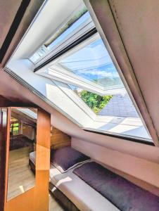 Ein Sitzbereich in der Unterkunft Ferienwohnung Am Fenn