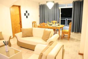 พื้นที่นั่งเล่นของ Mountain Panoramic Suite