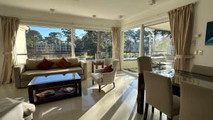 Et opholdsområde på Greenpark Penthouse Duplex