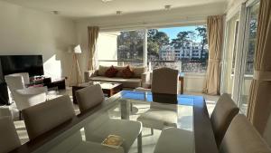 Et opholdsområde på Greenpark Penthouse Duplex