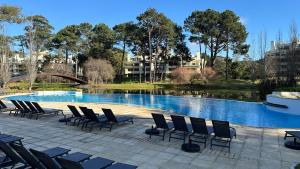 Swimmingpoolen hos eller tæt på Greenpark Penthouse Duplex
