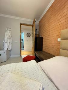 Postel nebo postele na pokoji v ubytování happy home
