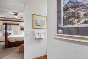 Katil atau katil-katil dalam bilik di The Charter at Beaver Creek F215 +6 gambar