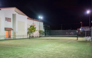Tenis a/nebo squash v ubytování Hotel Ocean View nebo okolí