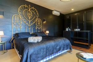 Posteľ alebo postele v izbe v ubytovaní Golden Villa Luxury Pool Retreat & Beach