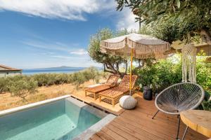 The swimming pool at or close to Petrichor