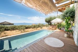 The swimming pool at or close to Petrichor