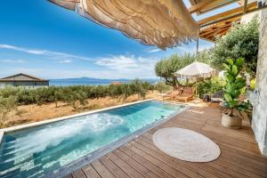The swimming pool at or close to Petrichor