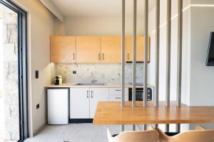 A kitchen or kitchenette at Petrichor