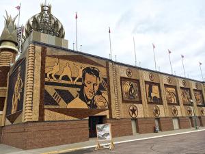 a building with a mural on the side of it at Siesta Motel in Mitchell +3 photos