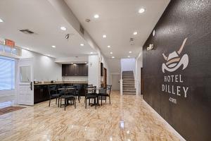 Certifikát, hodnocení, plakát nebo jiný dokument vystavený v ubytování Hotel Dilley Grand