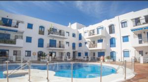 Bassein majutusasutuses Mikonos Playa Fantástico 2 Hab Beach Side Puerto de la Duquesa või selle lähedal