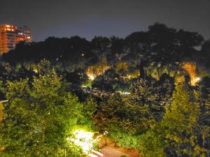 Fotografie z fotogalerie ubytování Cozy Loft-Blloku Downtown v destinaci Tirana