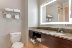 Koupelna v ubytování Best Western Plus Lake Worth Inn & Suites