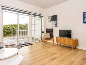 TV a/nebo společenská místnost v ubytování Apartment Ringkøbing CXXIII