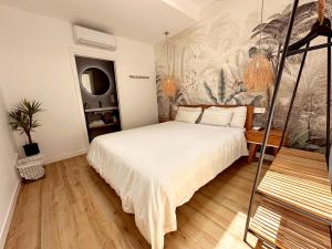 Postel nebo postele na pokoji v ubytování Surfing Etxea - Surf Hostel