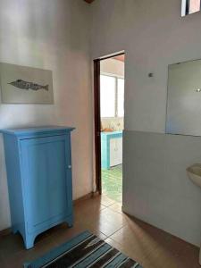 Et badeværelse på Charming Vintage Lakehouse