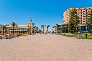 Nespecifikovaný výhled na destinaci Glenelg nebo výhled na město při pohledu z apartmánu