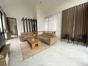 Χώρος καθιστικού στο Mountain View Villa Serang