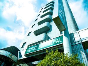 宇都宮市にあるSun Royal Utsunomiya - Vacation STAY 02483vの目の前に看板が出ている建物