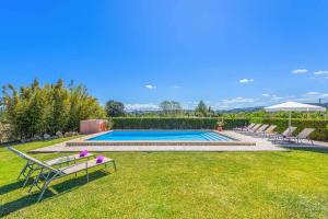 Der Swimmingpool an oder in der Nähe von Can Patricia