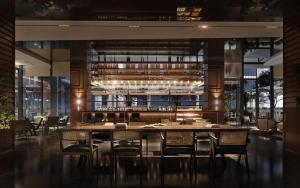Лаундж або бар в 宁波国际会展中心逸扉酒店 By HYATT