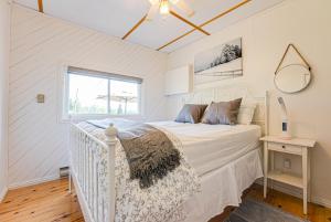 Afbeelding uit fotogalerij van Beachfront Getaway #3 - Maijac Resort & Marina in Burks Falls