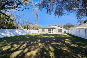 En have udenfor Simple house 5 beds 4 baths near Beach