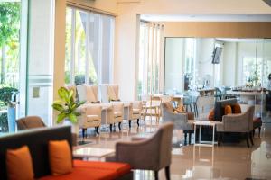 Posezení v ubytování Phavina Hotel Rayong SHA Extra Plus