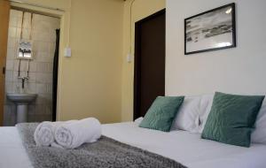 Postel nebo postele na pokoji v ubytování Element Riders Place Backpackers