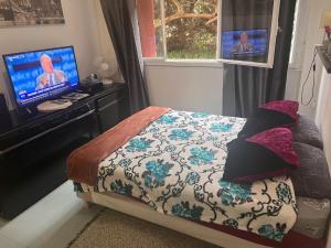 Letto o letti in una camera di studio pour deux face a la tour Eiffel