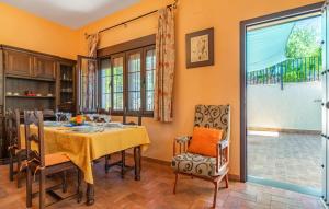 Χώρος καθιστικού στο Lovely Home In Minas Del Castillo De