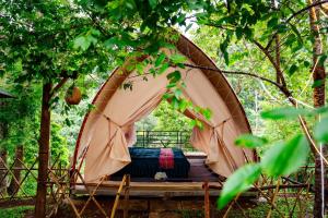 Κήπος έξω από το Khu Gghỉ Dưỡng glamping Pa Sỹ