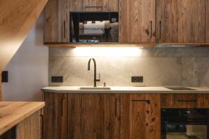 Nhà bếp/bếp nhỏ tại Alpine Chalet Stern