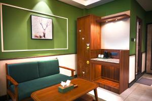 Hotel Sonar Bangla Puri的厨房或小厨房