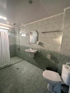 Ένα μπάνιο στο Къща за гости БОНИТА